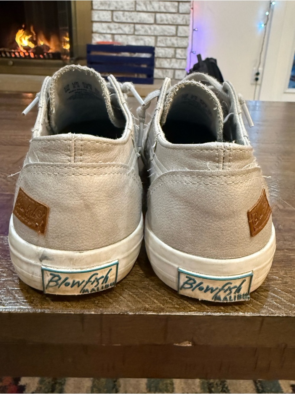 Women’s Blowfish Low-Top Canvas Sneakers - Size 8 - Picture 5 of 8